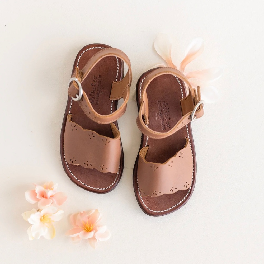 Adelisa & co girls leather sandals size 7